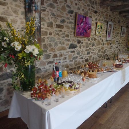 Logis Hotel Restaurant Le Commerce Guichen Exteriör bild